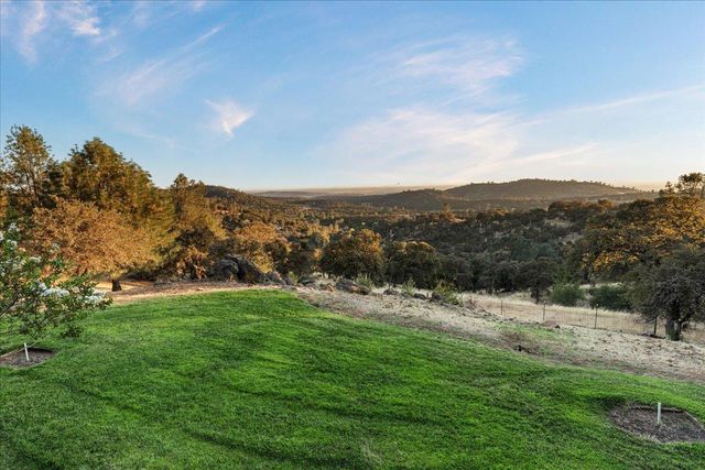 11289 Hutto Rd, Smartsville, CA 95977