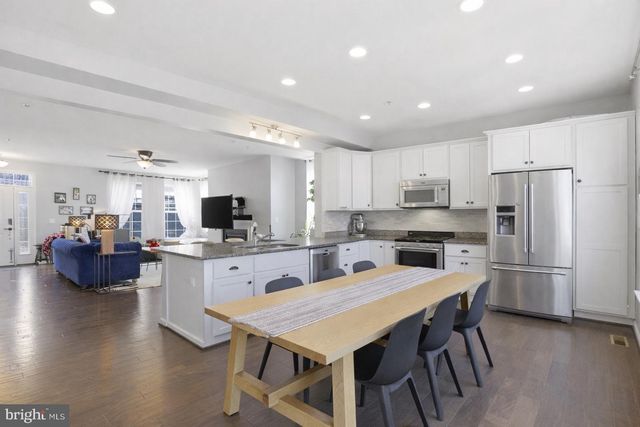 16 MUSTANG DR, La Plata, MD 20646