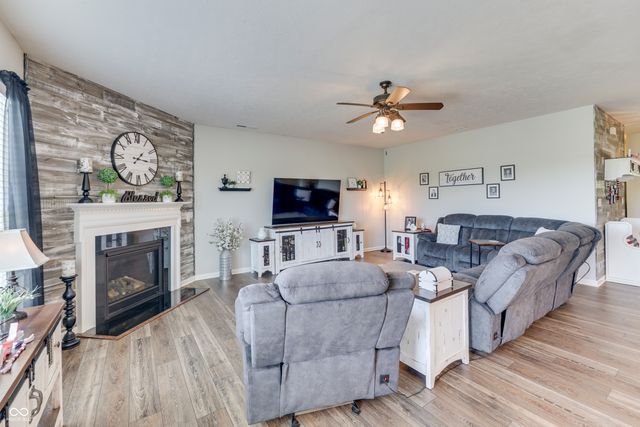 10441 Oxer Drive, Fishers, IN 46040