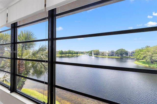 1524 Whitehall Dr 405, Davie, FL 33324