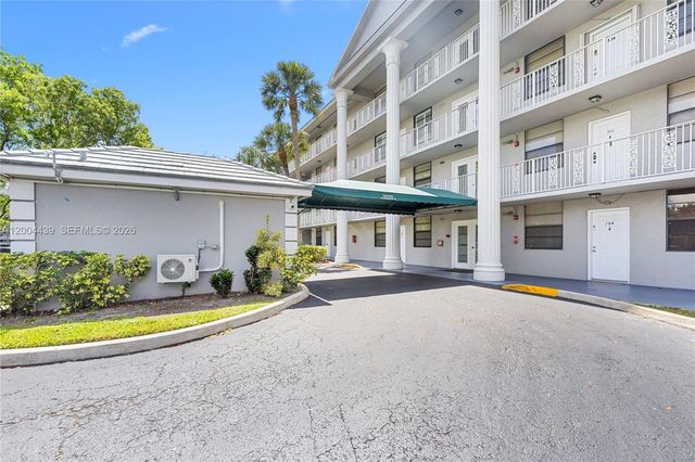 1524 Whitehall Dr 405, Davie, FL 33324