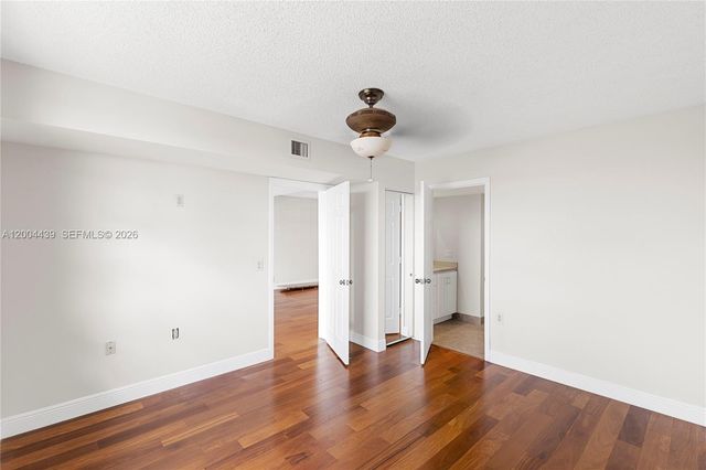 1524 Whitehall Dr 405, Davie, FL 33324