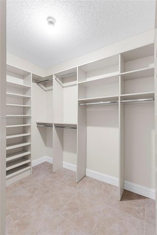 1524 Whitehall Dr 405, Davie, FL 33324