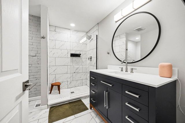 210 E 8th Street, Covington, KY 41011