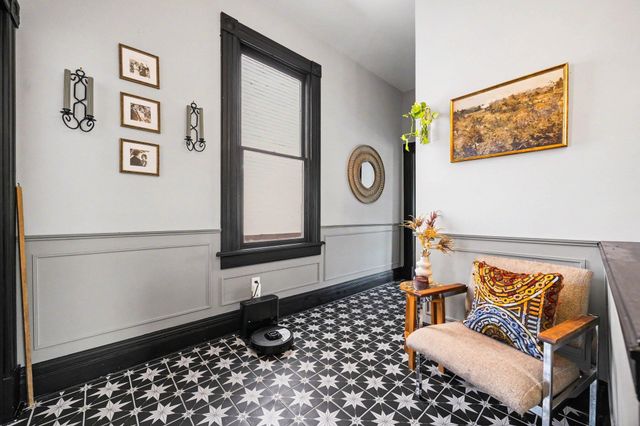 210 E 8th Street, Covington, KY 41011