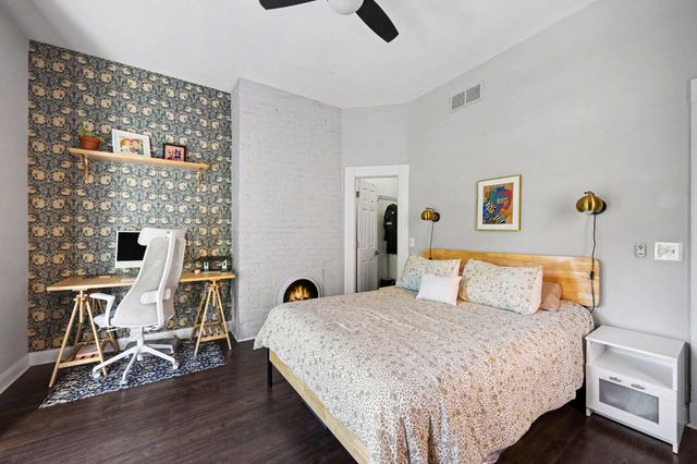 210 E 8th Street, Covington, KY 41011