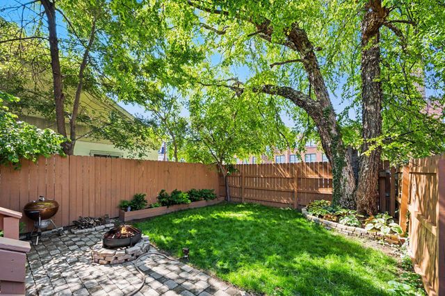 210 E 8th Street, Covington, KY 41011