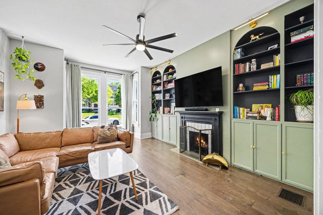 210 E 8th Street, Covington, KY 41011