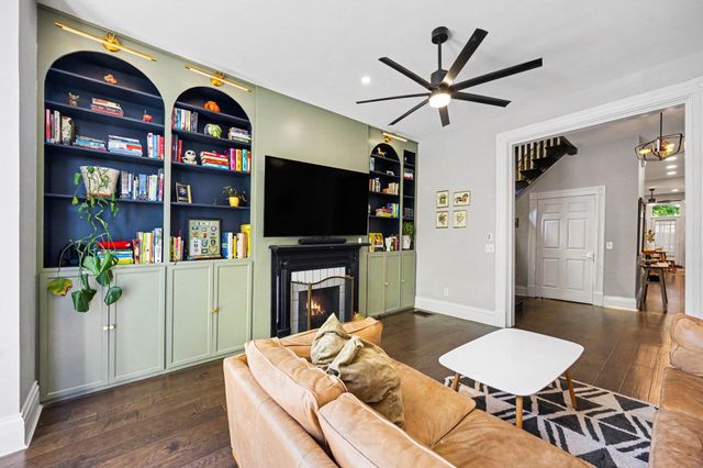210 E 8th Street, Covington, KY 41011