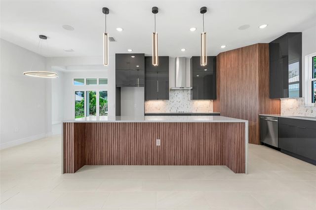 138 NEW LEATHERWOOD DRIVE, Palm Coast, FL 32137