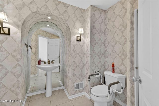 6934 Cedar Creek Lane, Toledo, OH 43617