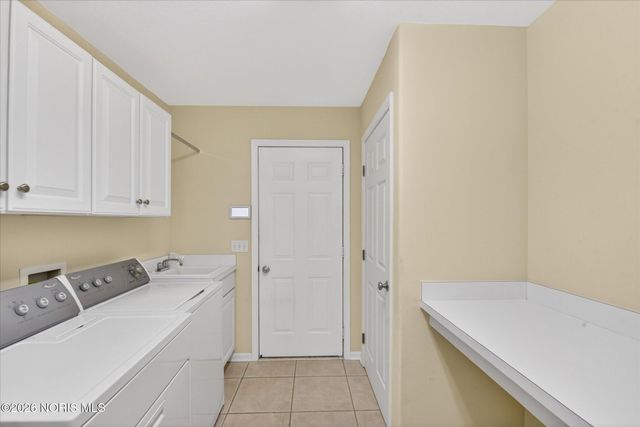 6934 Cedar Creek Lane, Toledo, OH 43617