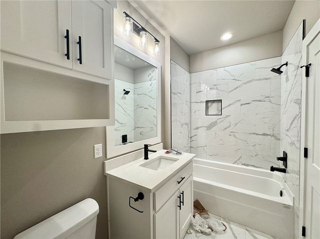3807 SW Limelight Lane, Bentonville, AR 72713