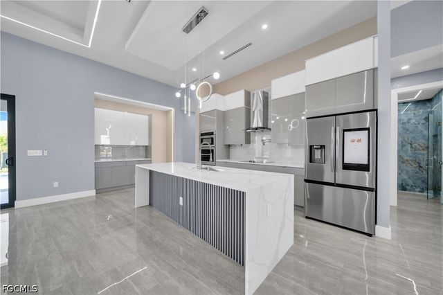 1125 NE 14th TER, Cape Coral, FL 33909