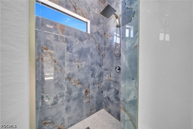 1125 NE 14th TER, Cape Coral, FL 33909