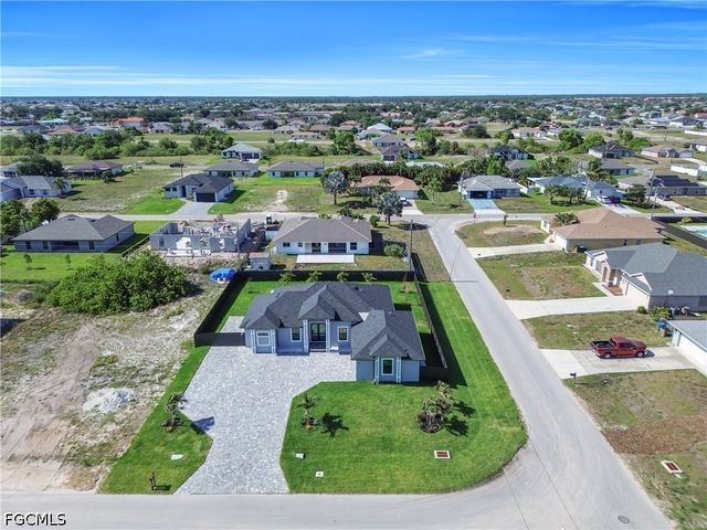 1125 NE 14th TER, Cape Coral, FL 33909