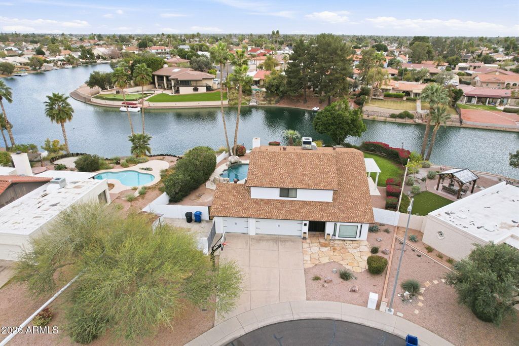 Image 1 of property listing at 2543 W MADERO Avenue, Mesa, AZ 85202