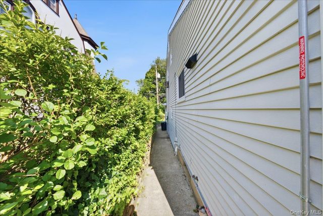 37 Park Avenue, Yonkers, NY 10703