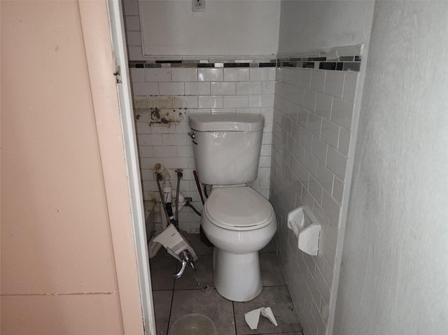 10240 220th Street, Queens Village, NY 11429