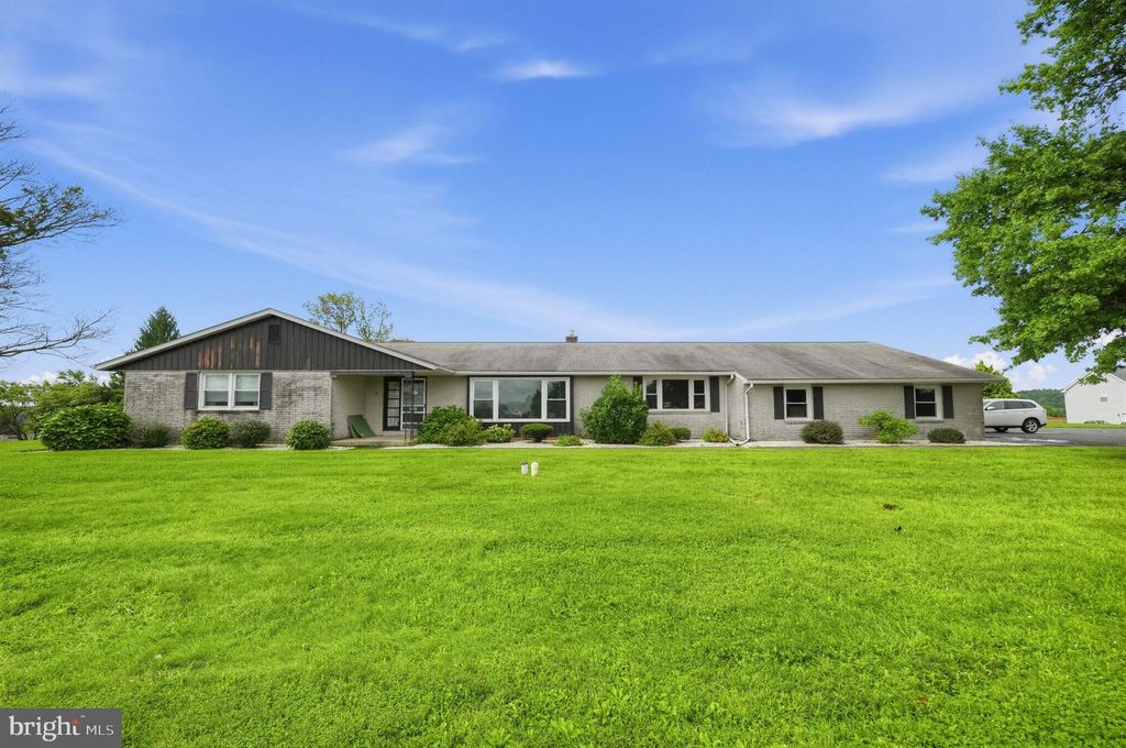 1600 HILLSIDE DR, QUAKERTOWN, PA 18951 — photo 4