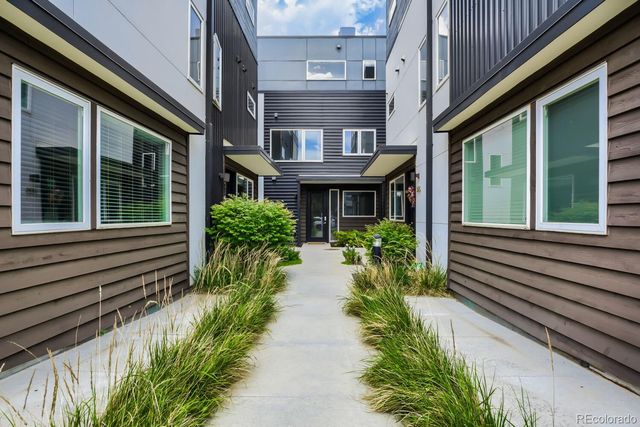 3165 Lawrence Street, Denver, CO 80205