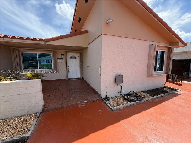9986 SW 2nd St, Miami, FL 33174