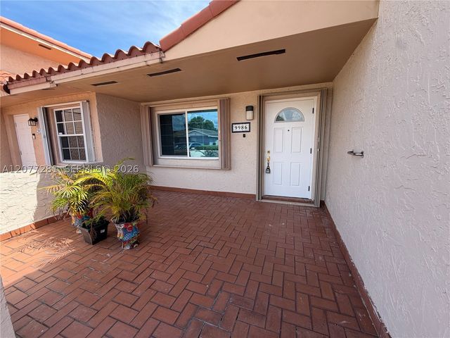 9986 SW 2nd St, Miami, FL 33174