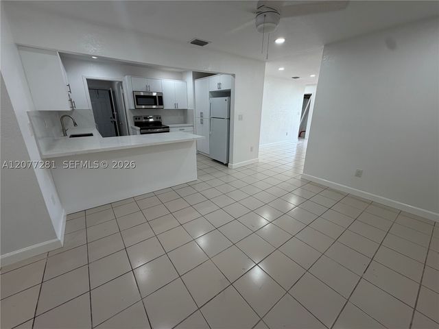 9986 SW 2nd St, Miami, FL 33174