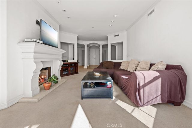 128 N Swall Drive 304, Los Angeles, CA 90048