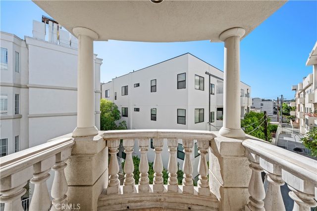 128 N Swall Drive 304, Los Angeles, CA 90048