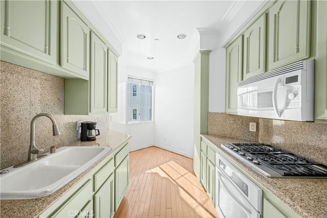 128 N Swall Drive 304, Los Angeles, CA 90048