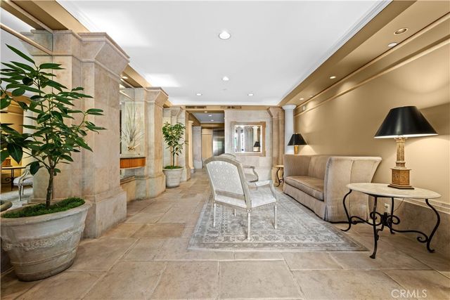 128 N Swall Drive 304, Los Angeles, CA 90048