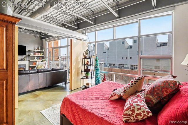 322 E Harrison Avenue, Royal Oak, MI 48067