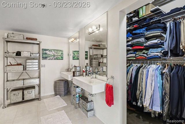 322 E Harrison Avenue, Royal Oak, MI 48067