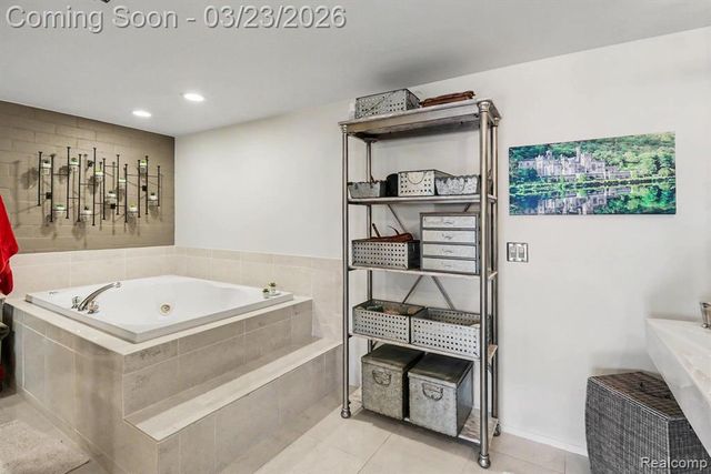 322 E Harrison Avenue, Royal Oak, MI 48067