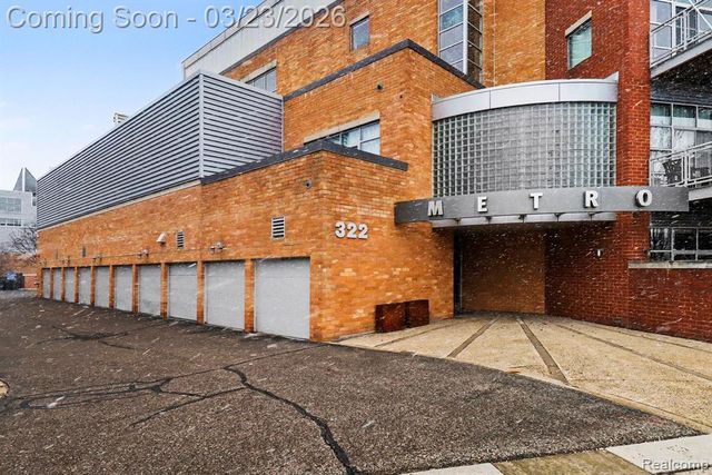 322 E Harrison Avenue, Royal Oak, MI 48067