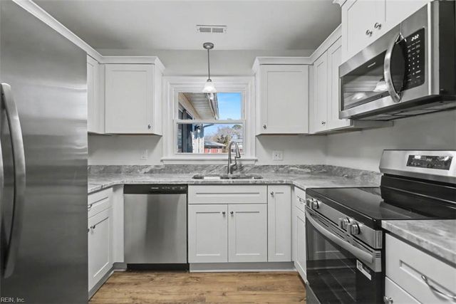 114 Kendall DR, Newport News, VA 23601