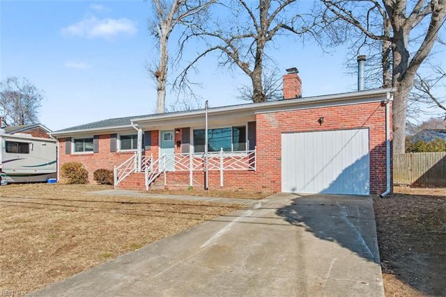 114 Kendall DR, Newport News, VA 23601