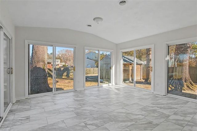 114 Kendall DR, Newport News, VA 23601