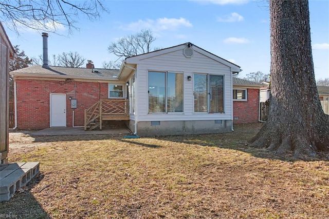 114 Kendall DR, Newport News, VA 23601