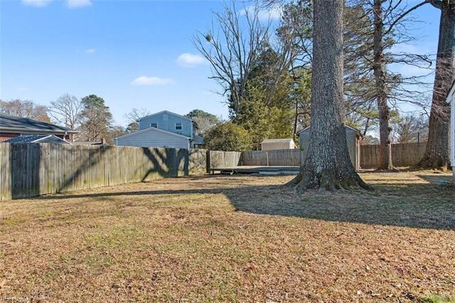 114 Kendall DR, Newport News, VA 23601