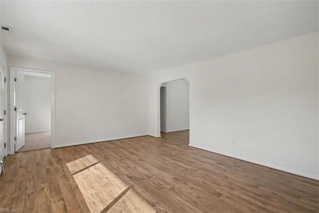 114 Kendall DR, Newport News, VA 23601