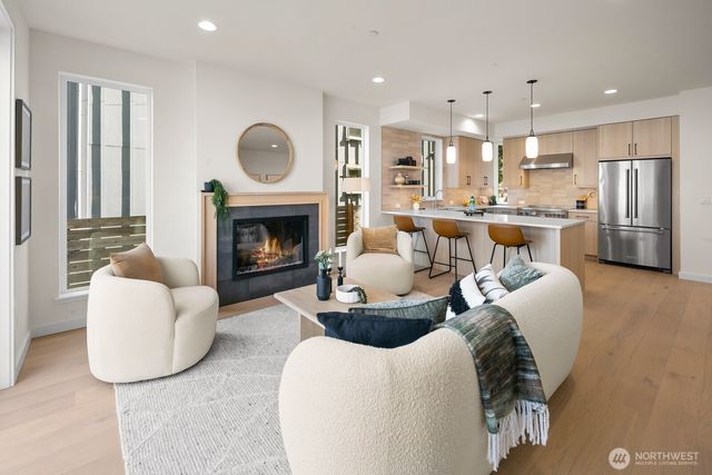 2851 NW 70th Street, Seattle, WA 98117