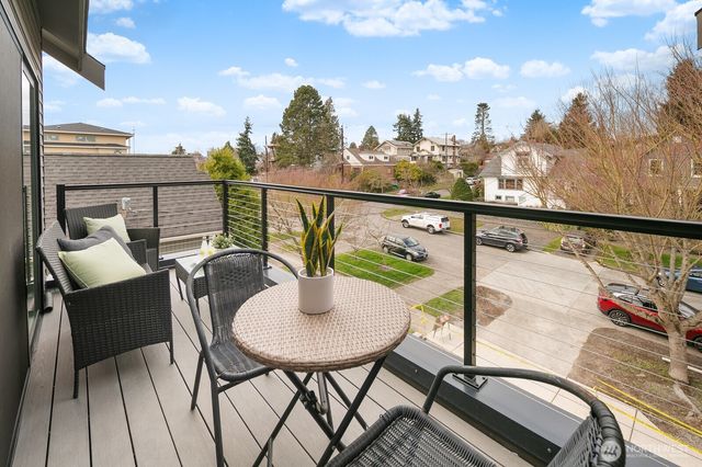 2851 NW 70th Street, Seattle, WA 98117