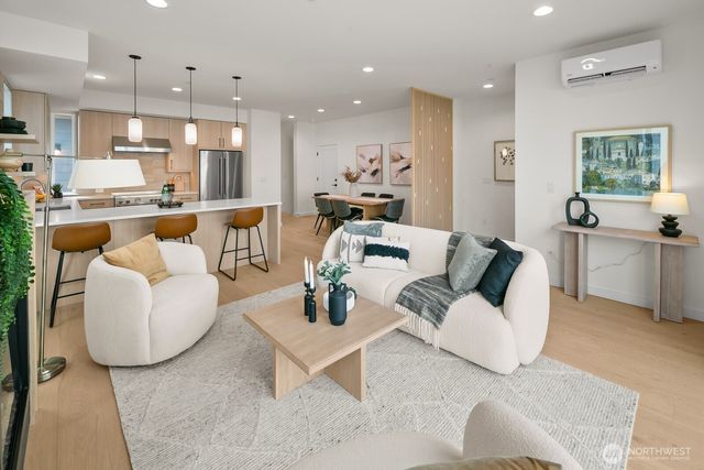 2851 NW 70th Street, Seattle, WA 98117