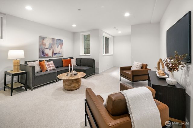 2851 NW 70th Street, Seattle, WA 98117