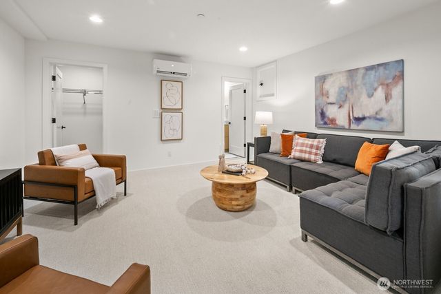 2851 NW 70th Street, Seattle, WA 98117