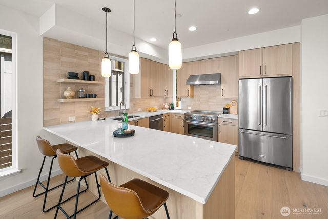 2851 NW 70th Street, Seattle, WA 98117