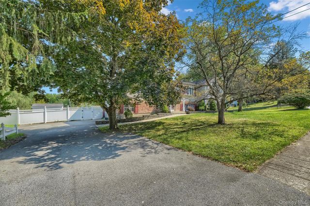 7 Briarwood Avenue, Monroe, NY 10950