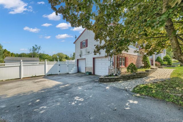 7 Briarwood Avenue, Monroe, NY 10950